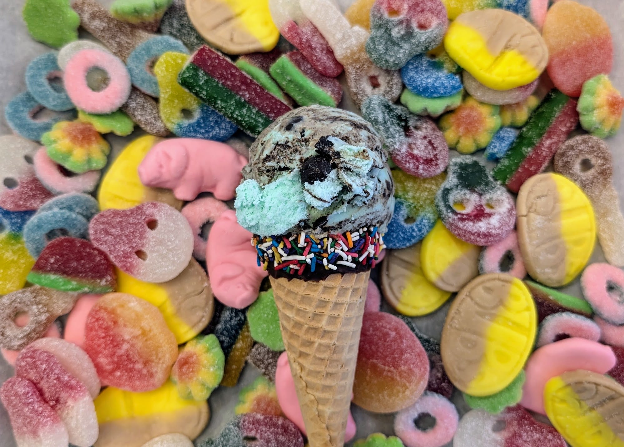 Scooped ice cream, nostalgic and new candy, and unforgettable parties!